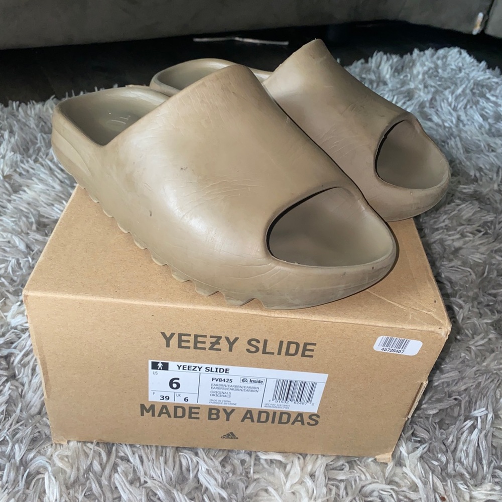 Yeezy Slide ( Earth Brown )